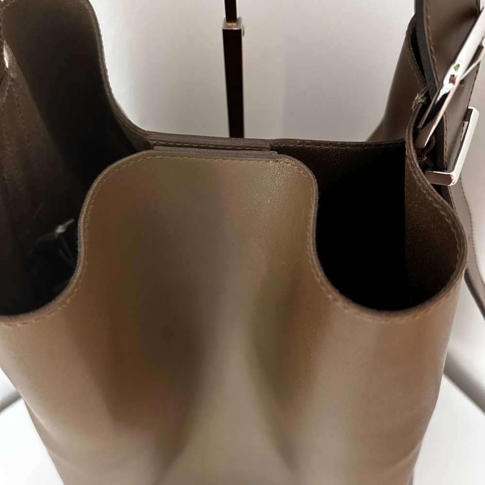 Madewell aged olive XL bucket tote - Picture 7 of 15